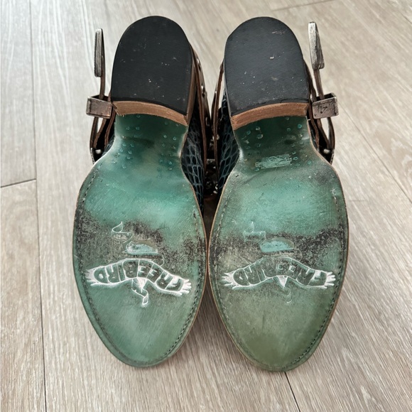 Freebird by Steven - Picture 4 of 5